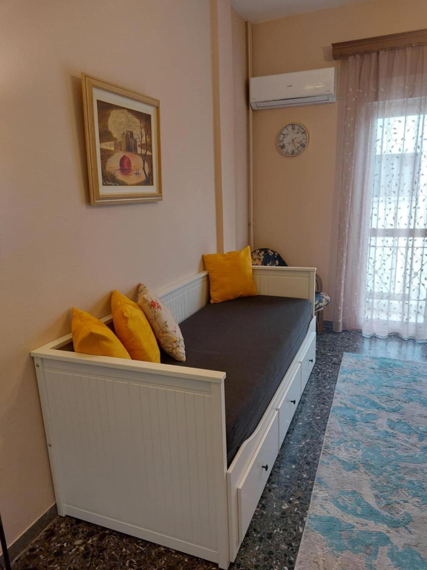 Crystal Home Near Airport Artemida  Exterior photo